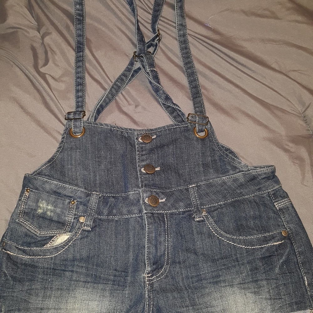 Overall shorts